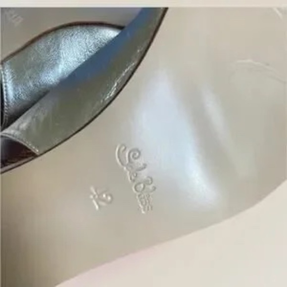 Sole Bliss- Kara Gold Leather NIB Sz 42 (US 11) - Picture 6 of 12